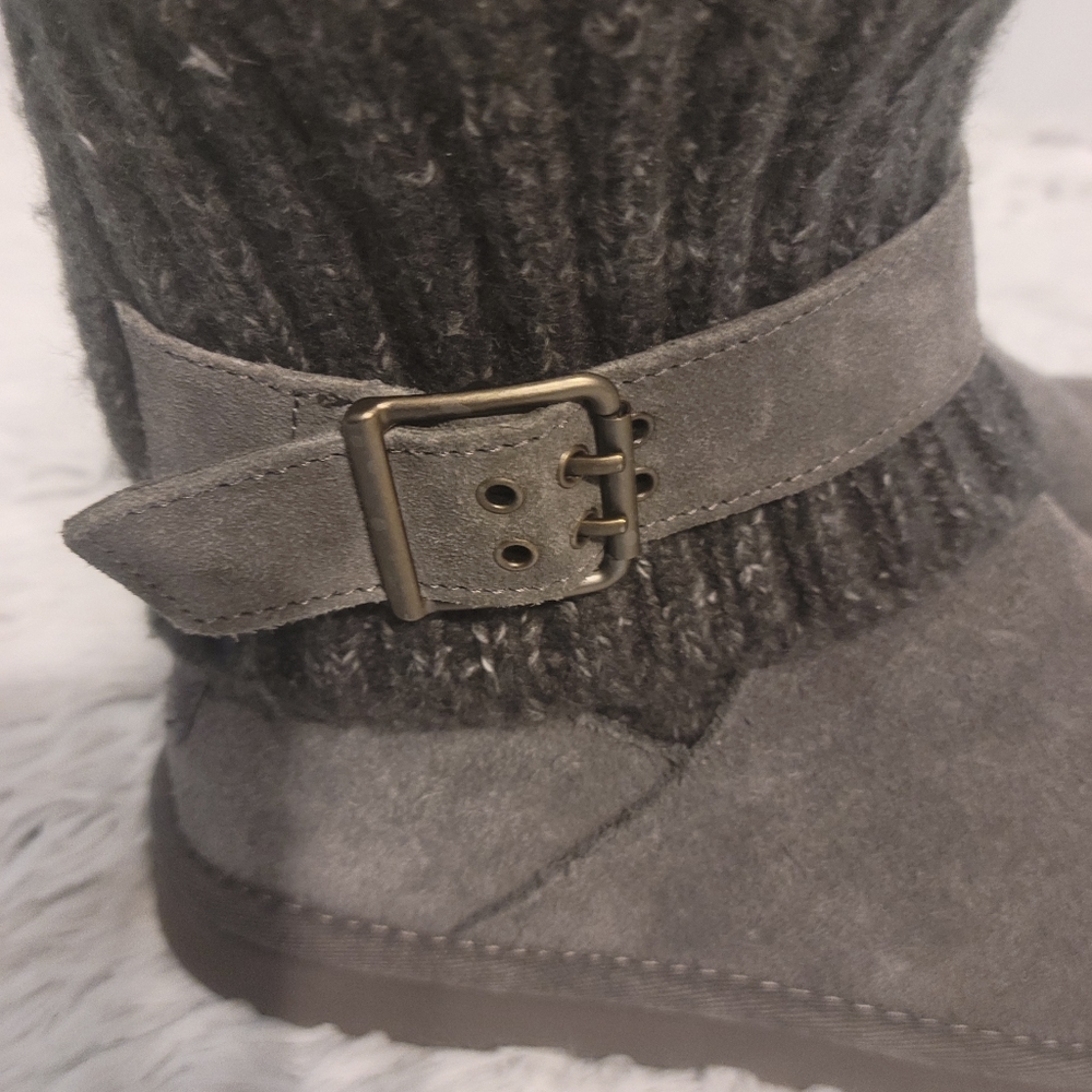 Ugg Boots - image 5